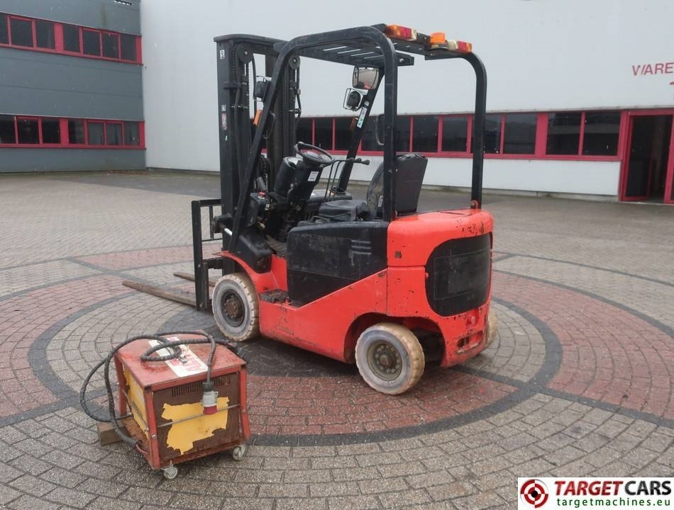 Hangcha CPD15J Eletric 4-wh Forklift Triplex-480cm 1500KG - Empilhadeira elétrica: foto 4 Hangcha CPD15J Eletric 4-wh Forklift Triplex-480cm 1500KG - Empilhadeira elétrica: foto 4