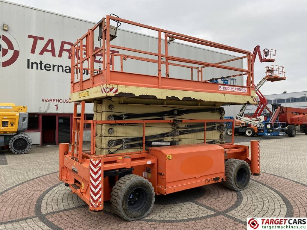 Holland Lift B195DL-25 Diesel 4x4 Scissor Work Lift 2150cm - Plataforma de Tijera/ Plataforma de tesoura: foto 1 Holland Lift B195DL-25 Diesel 4x4 Scissor Work Lift 2150cm - Plataforma de Tijera/ Plataforma de tesoura: foto 1