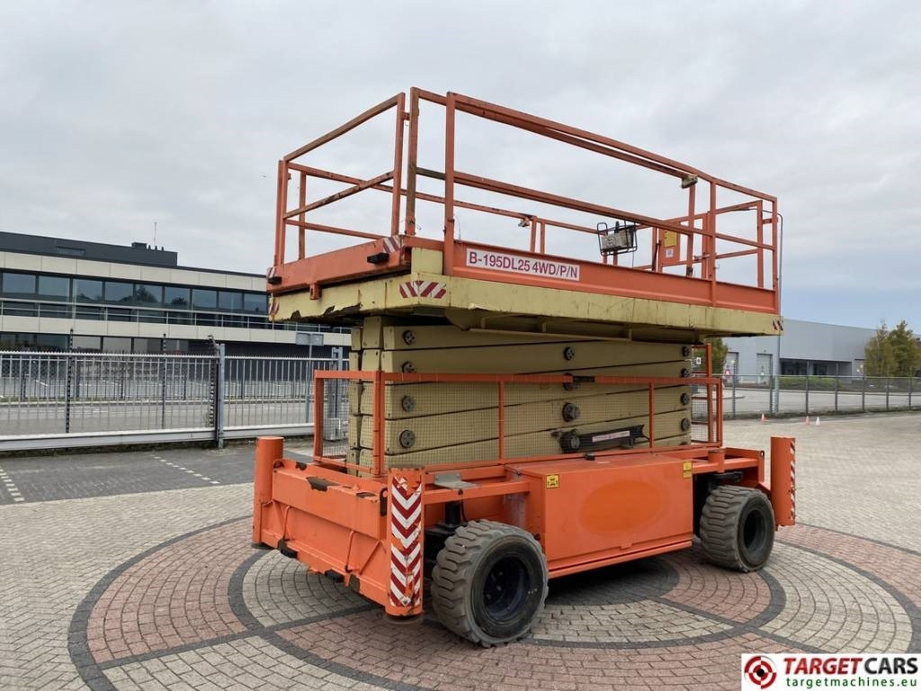 Holland Lift B195DL-25 Diesel 4x4 Scissor Work Lift 2150cm - Plataforma de Tijera/ Plataforma de tesoura: foto 3 Holland Lift B195DL-25 Diesel 4x4 Scissor Work Lift 2150cm - Plataforma de Tijera/ Plataforma de tesoura: foto 3