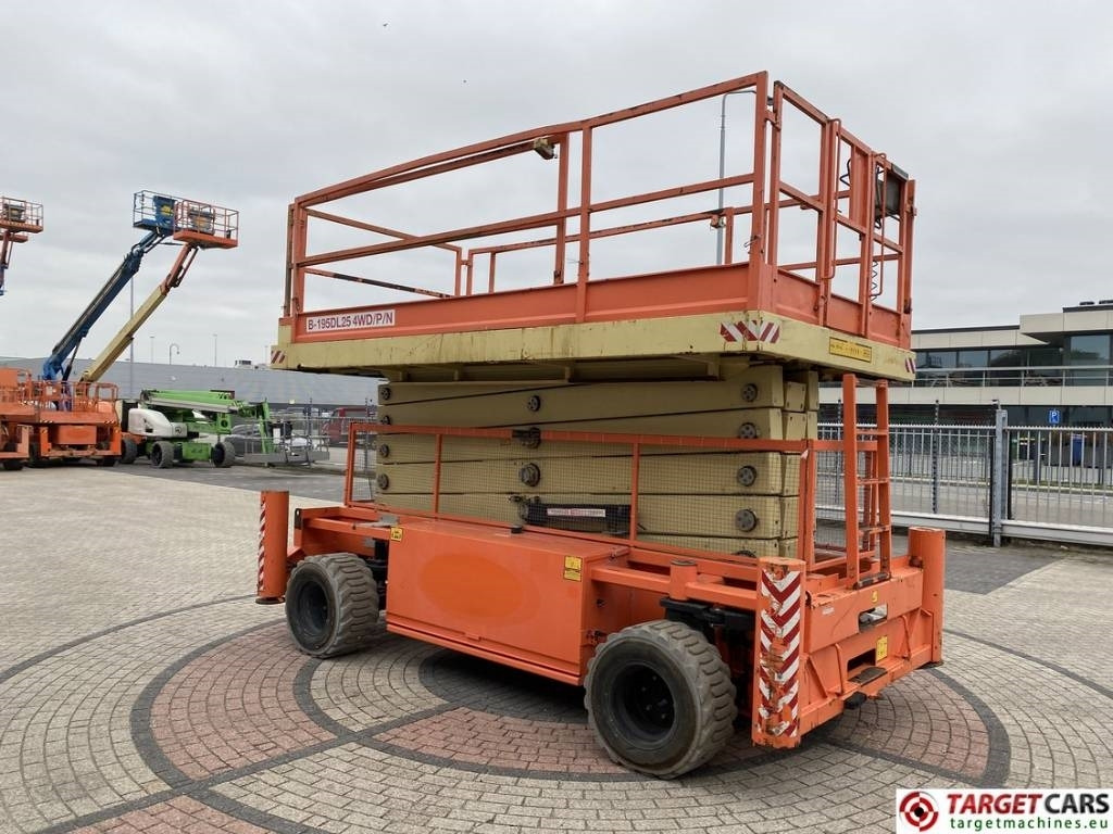 Holland Lift B195DL-25 Diesel 4x4 Scissor Work Lift 2150cm - Plataforma de Tijera/ Plataforma de tesoura: foto 2 Holland Lift B195DL-25 Diesel 4x4 Scissor Work Lift 2150cm - Plataforma de Tijera/ Plataforma de tesoura: foto 2