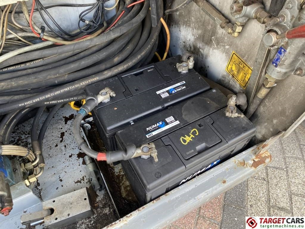 Plataforma de Tijera/ Plataforma de tesoura Holland Lift Combistar M-250DL27 diesel scissor worklift 27.20M: foto 16 Plataforma de Tijera/ Plataforma de tesoura Holland Lift Combistar M-250DL27 diesel scissor worklift 27.20M: foto 16