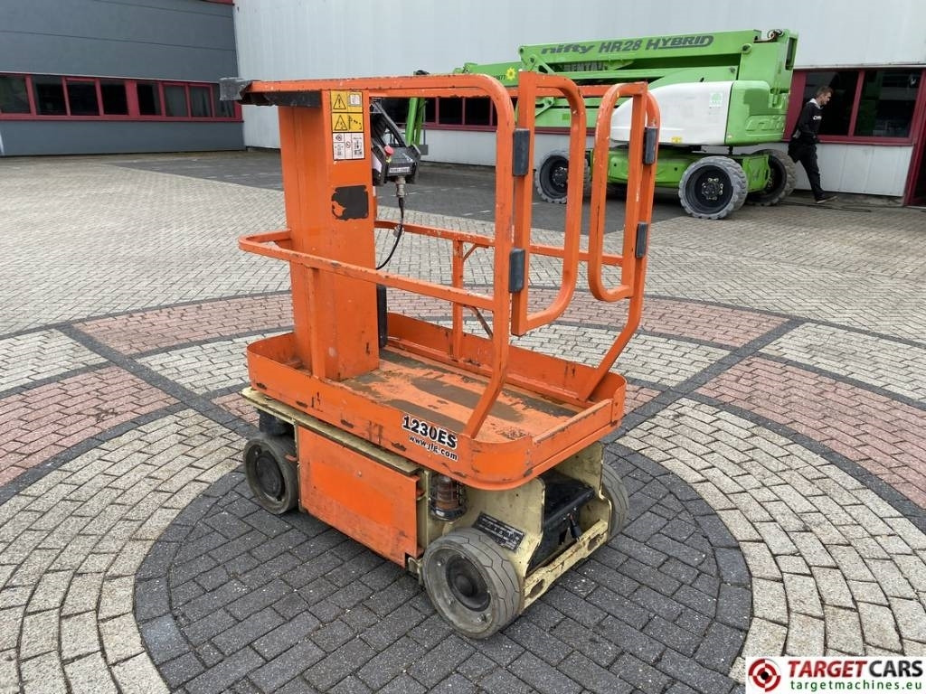 JLG 1230ES Electric Vertical Mast Work Lift 566cm  - Plataforma de mastro vertical: foto 4 JLG 1230ES Electric Vertical Mast Work Lift 566cm  - Plataforma de mastro vertical: foto 4