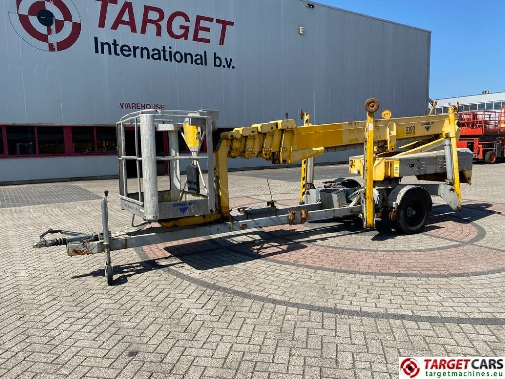 Ommelift Omme 2100EBZ Tow Boom Telescopic Lift 2110cm - Plataforma de elevaçao rebocável: foto 1 Ommelift Omme 2100EBZ Tow Boom Telescopic Lift 2110cm - Plataforma de elevaçao rebocável: foto 1