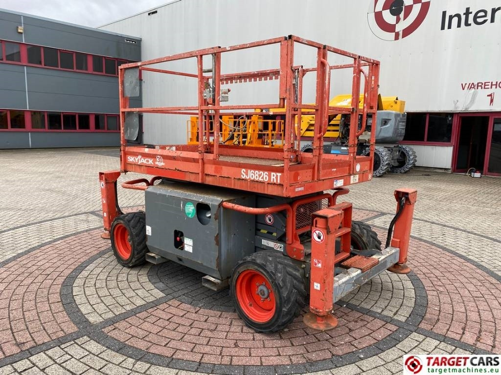 SkyJack SJ6826 RT Diesel 4x4 Scissor Work Lift 992cm - Plataforma de Tijera/ Plataforma de tesoura: foto 4 SkyJack SJ6826 RT Diesel 4x4 Scissor Work Lift 992cm - Plataforma de Tijera/ Plataforma de tesoura: foto 4