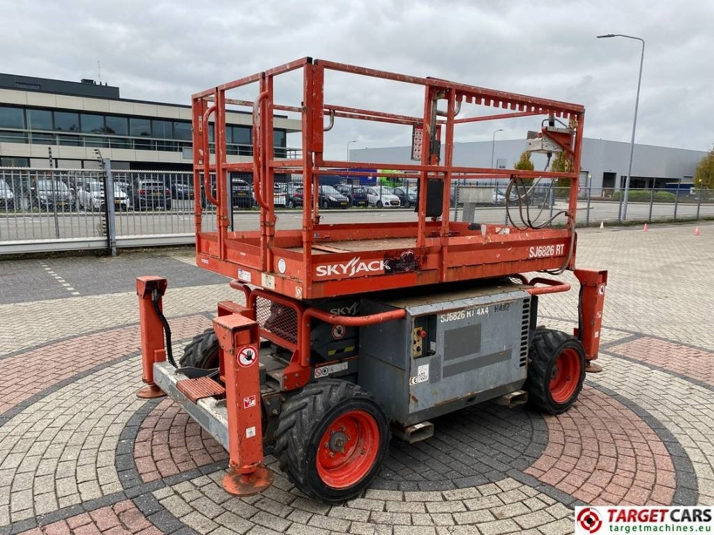 SkyJack SJ6826 RT Diesel 4x4 Scissor Work Lift 992cm - Plataforma de Tijera/ Plataforma de tesoura: foto 3 SkyJack SJ6826 RT Diesel 4x4 Scissor Work Lift 992cm - Plataforma de Tijera/ Plataforma de tesoura: foto 3