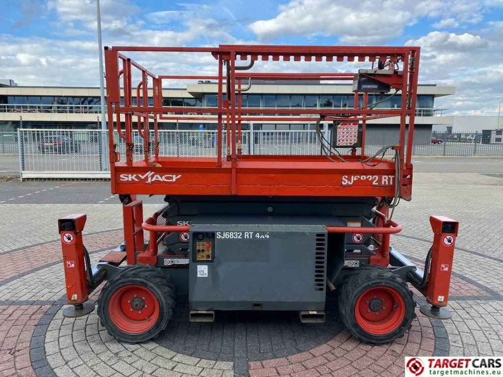 Plataforma de Tijera/ Plataforma de tesoura SkyJack SJ6832RT Diesel 4x4 Scissor 6832 Work Lift 1180cm: foto 33 Plataforma de Tijera/ Plataforma de tesoura SkyJack SJ6832RT Diesel 4x4 Scissor 6832 Work Lift 1180cm: foto 33