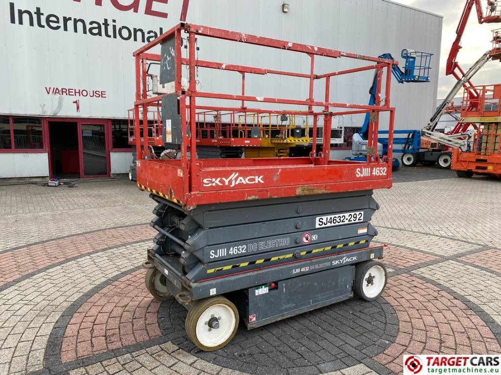 SkyJack SJIII-4632 Electric 4632 Scissor Work Lift 1170cm  - Plataforma de Tijera/ Plataforma de tesoura: foto 1 SkyJack SJIII-4632 Electric 4632 Scissor Work Lift 1170cm  - Plataforma de Tijera/ Plataforma de tesoura: foto 1