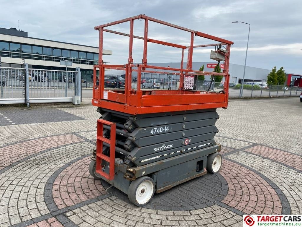 SkyJack SJIII-4740 Electric Scissor Work Lift 1380cm - Plataforma de Tijera/ Plataforma de tesoura: foto 3 SkyJack SJIII-4740 Electric Scissor Work Lift 1380cm - Plataforma de Tijera/ Plataforma de tesoura: foto 3