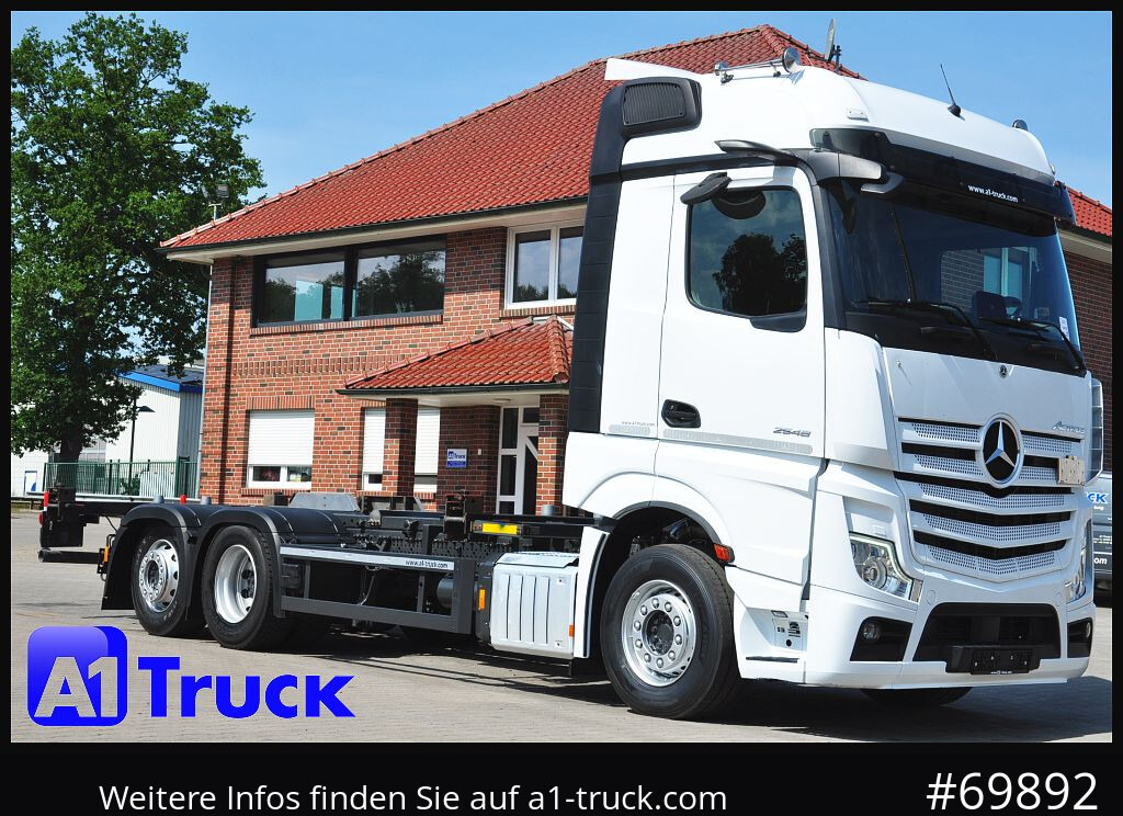 MERCEDES-BENZ 2548, Multi BDF, Wechsler, 7.45-7.82, MIDI, LIftachse - Caminhão transportador de contêineres/ Caixa móvel: foto 1 MERCEDES-BENZ 2548, Multi BDF, Wechsler, 7.45-7.82, MIDI, LIftachse - Caminhão transportador de contêineres/ Caixa móvel: foto 1