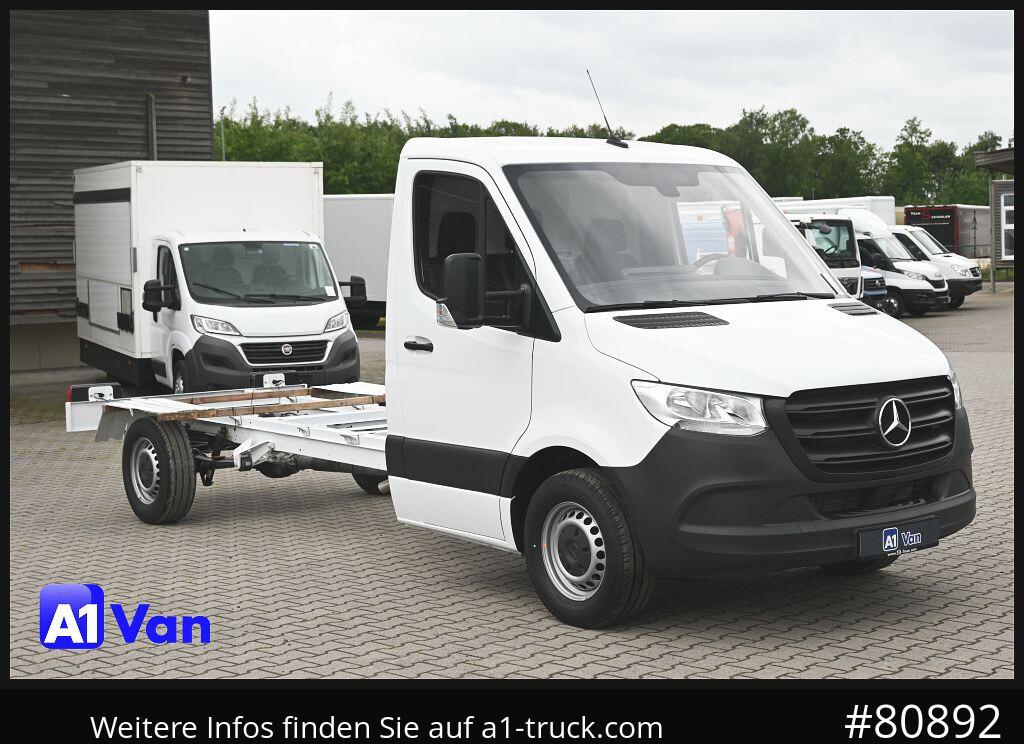 MERCEDES-BENZ Sprinter 317 CDI Fahrgestell, NEU, Klima, Tempomat, 3-Sitzer - Caminhão chassi: foto 1 MERCEDES-BENZ Sprinter 317 CDI Fahrgestell, NEU, Klima, Tempomat, 3-Sitzer - Caminhão chassi: foto 1