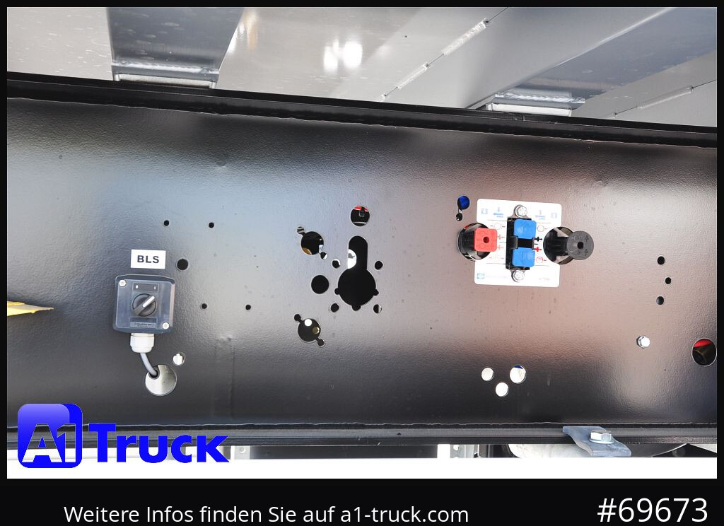 REISCH RHKS, Alu-Kippmulde 54m³, Kombitüren, Alufelgen, Liftachse, - Semireboque basculante: foto 4 REISCH RHKS, Alu-Kippmulde 54m³, Kombitüren, Alufelgen, Liftachse, - Semireboque basculante: foto 4