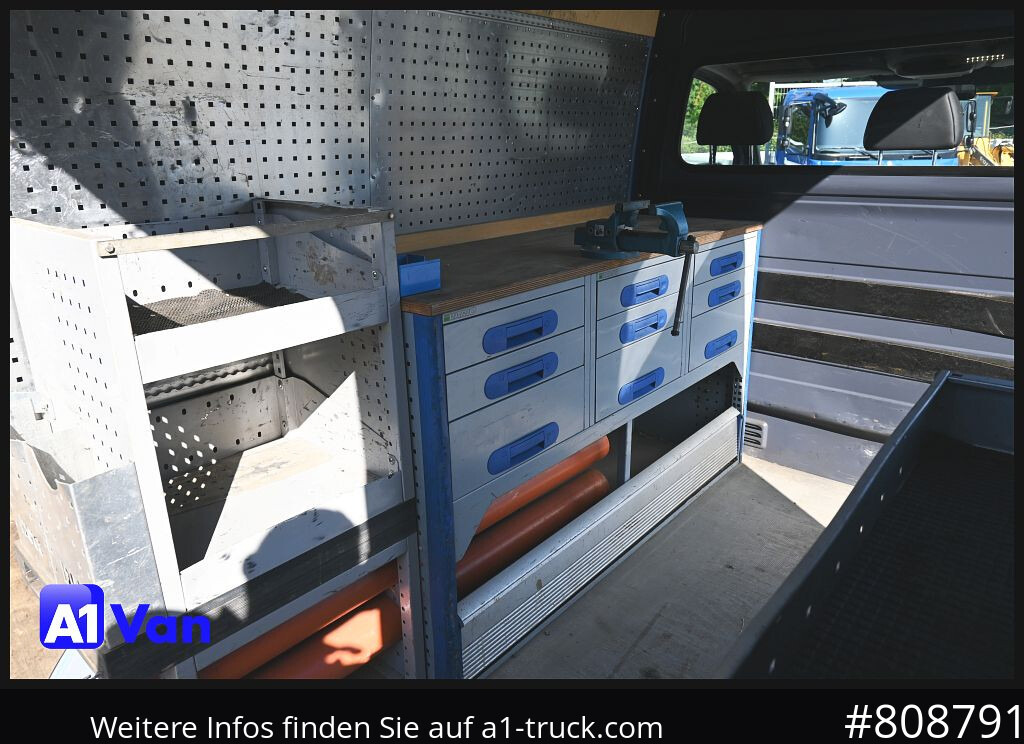 VOLKSWAGEN Crafter 35 L1H2, AHK, Standheizung, Werkstatteinrichtung - Furgão: foto 3 VOLKSWAGEN Crafter 35 L1H2, AHK, Standheizung, Werkstatteinrichtung - Furgão: foto 3