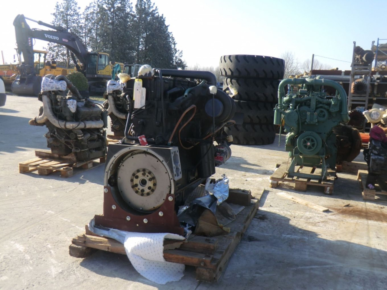 CUMMINS NTC-400 MOTORE TURBO COMPLETO DI VENTOLA, ALTERNATORE E MOTORINO D'AVVIAMENTO. (ENGINE NO. 11108744) - Motor de Máquina de construção: foto 3 CUMMINS NTC-400 MOTORE TURBO COMPLETO DI VENTOLA, ALTERNATORE E MOTORINO D'AVVIAMENTO. (ENGINE NO. 11108744) - Motor de Máquina de construção: foto 3