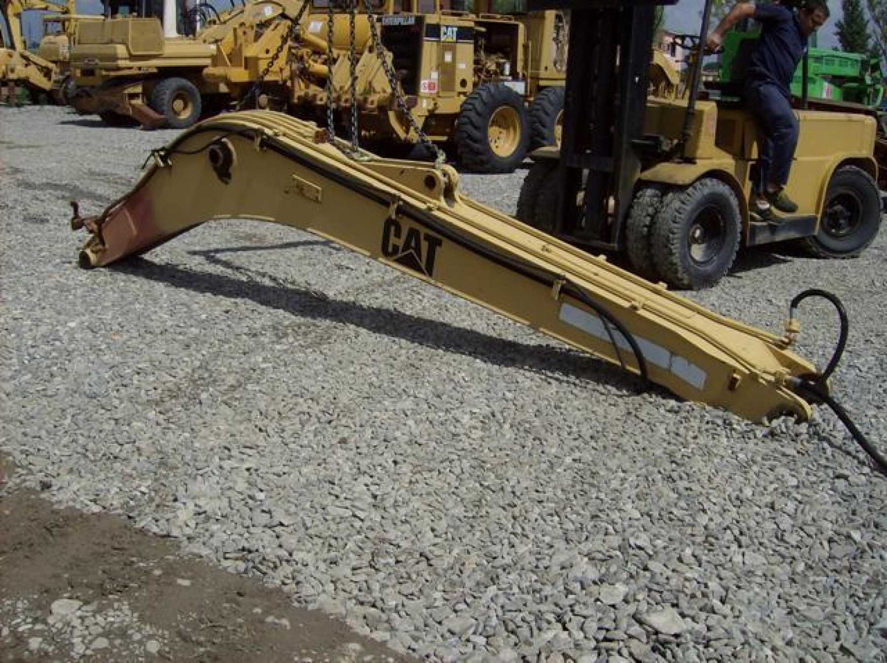 Caterpillar 212 braccio monolitico - Lança de Máquina de construção: foto 2 Caterpillar 212 braccio monolitico - Lança de Máquina de construção: foto 2
