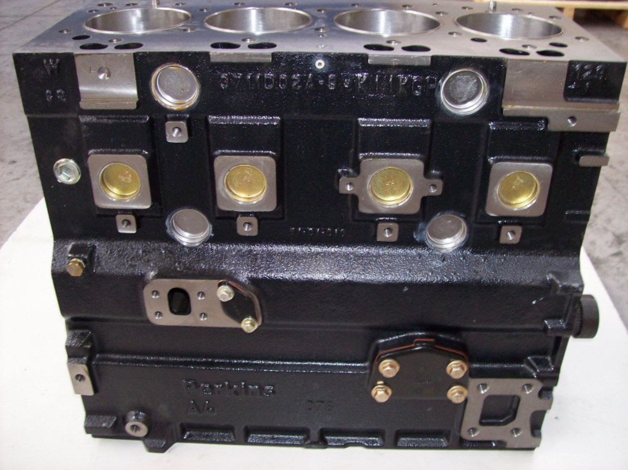Caterpillar Short Block 3054 - Bloco do motor de Máquina de construção: foto 1 Caterpillar Short Block 3054 - Bloco do motor de Máquina de construção: foto 1