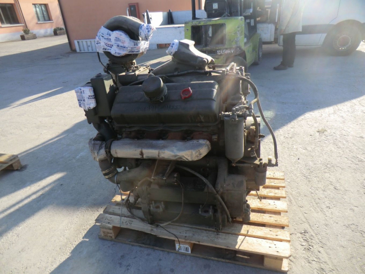 DETROIT DIESEL 8V53 MOTORE MARINO USATO COMPLETO DI TURBO E MOTORINO DI AVVIAMENTO. - Motor de Máquina de construção: foto 4 DETROIT DIESEL 8V53 MOTORE MARINO USATO COMPLETO DI TURBO E MOTORINO DI AVVIAMENTO. - Motor de Máquina de construção: foto 4