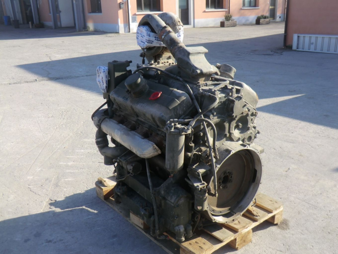 DETROIT DIESEL 8V53 MOTORE MARINO USATO. TIPO D.W. - L.S. COMPLETO DI TURBO E MOTORINO DI AVVIAMENTO. - Motor de Máquina de construção: foto 2 DETROIT DIESEL 8V53 MOTORE MARINO USATO. TIPO D.W. - L.S. COMPLETO DI TURBO E MOTORINO DI AVVIAMENTO. - Motor de Máquina de construção: foto 2