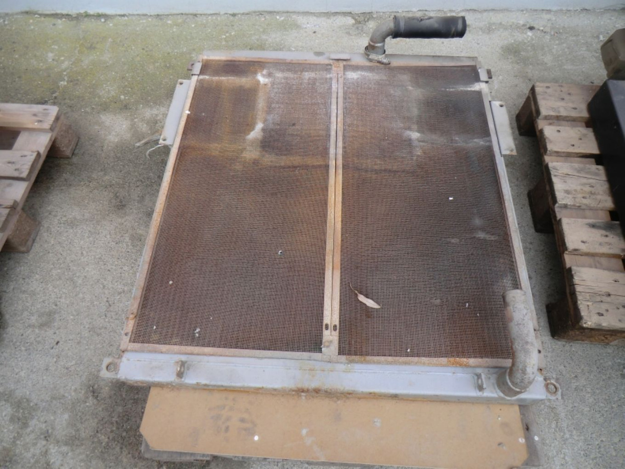 HITACHI ZX240 BAS SCAMBIATORI DI CALORE - Sistema de arrefecimento de Máquina de construção: foto 2 HITACHI ZX240 BAS SCAMBIATORI DI CALORE - Sistema de arrefecimento de Máquina de construção: foto 2