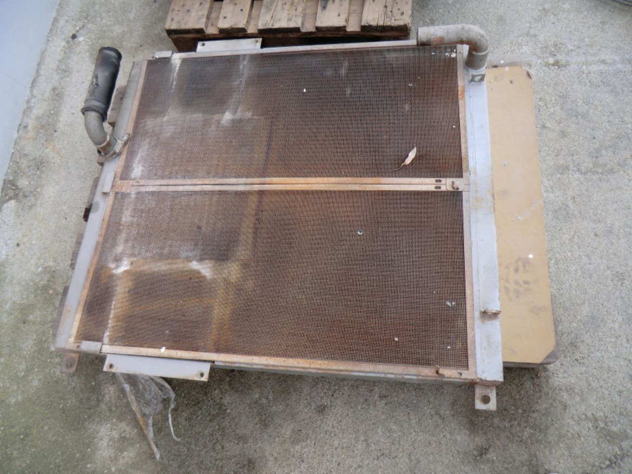 HITACHI ZX240 BAS SCAMBIATORI DI CALORE - Sistema de arrefecimento de Máquina de construção: foto 3 HITACHI ZX240 BAS SCAMBIATORI DI CALORE - Sistema de arrefecimento de Máquina de construção: foto 3