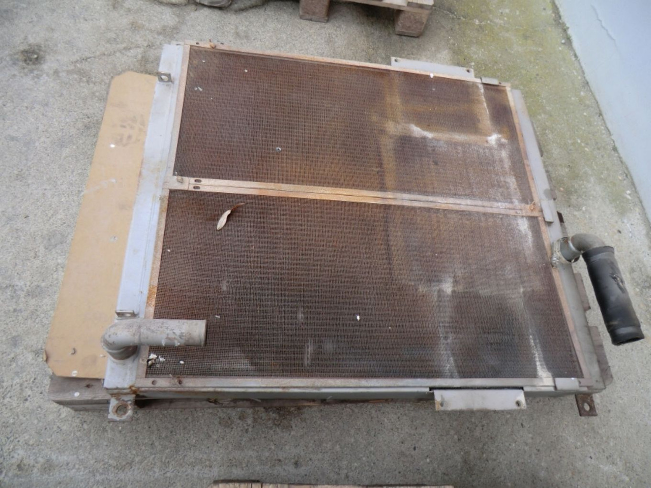 HITACHI ZX240 BAS SCAMBIATORI DI CALORE - Sistema de arrefecimento de Máquina de construção: foto 1 HITACHI ZX240 BAS SCAMBIATORI DI CALORE - Sistema de arrefecimento de Máquina de construção: foto 1