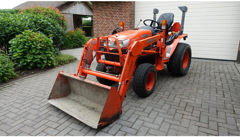 Kubota B2230 HST Hydrostaat MOTOR DEFECT - Mini trator: foto 1 Kubota B2230 HST Hydrostaat MOTOR DEFECT - Mini trator: foto 1