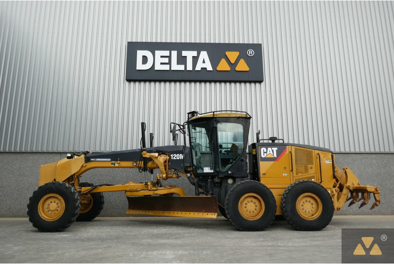 Caterpillar 120M - Motoniveladora: foto 1 Caterpillar 120M - Motoniveladora: foto 1