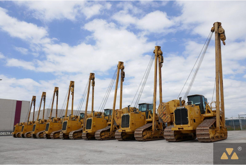 Caterpillar 587R - Colocar tubos: foto 1 Caterpillar 587R - Colocar tubos: foto 1