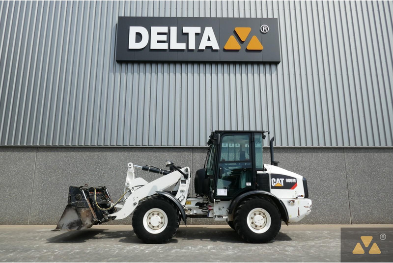 Caterpillar 906M - Carregadeira de rodas: foto 1 Caterpillar 906M - Carregadeira de rodas: foto 1