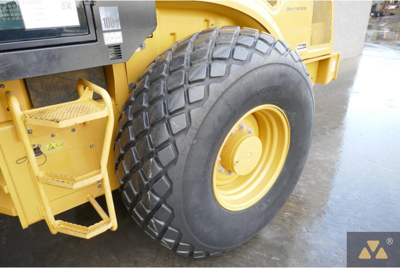 Rolo Caterpillar CS64B: foto 14
