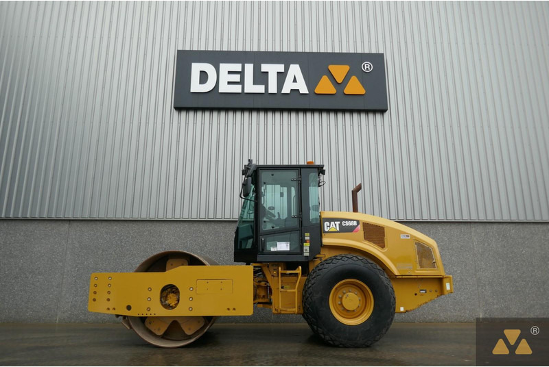 Caterpillar CS68B - Rolo: foto 1 Caterpillar CS68B - Rolo: foto 1