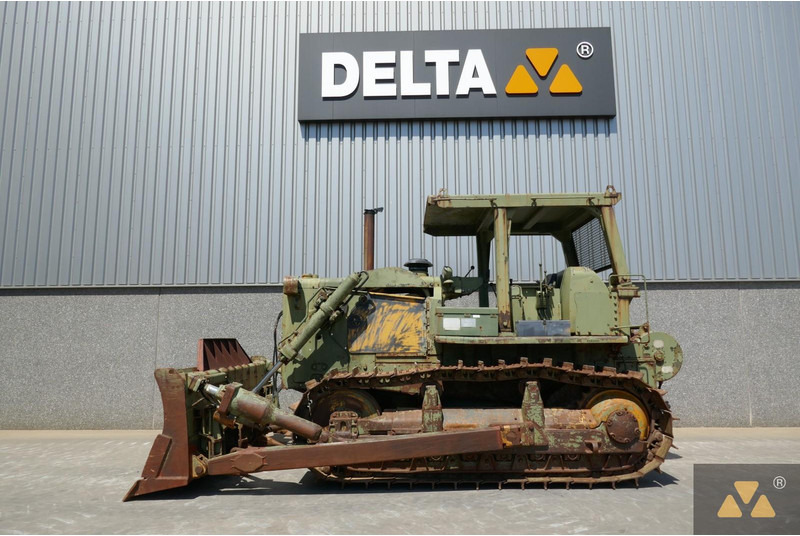 Caterpillar D7F Ex-army - Buldôzer: foto 1 Caterpillar D7F Ex-army - Buldôzer: foto 1