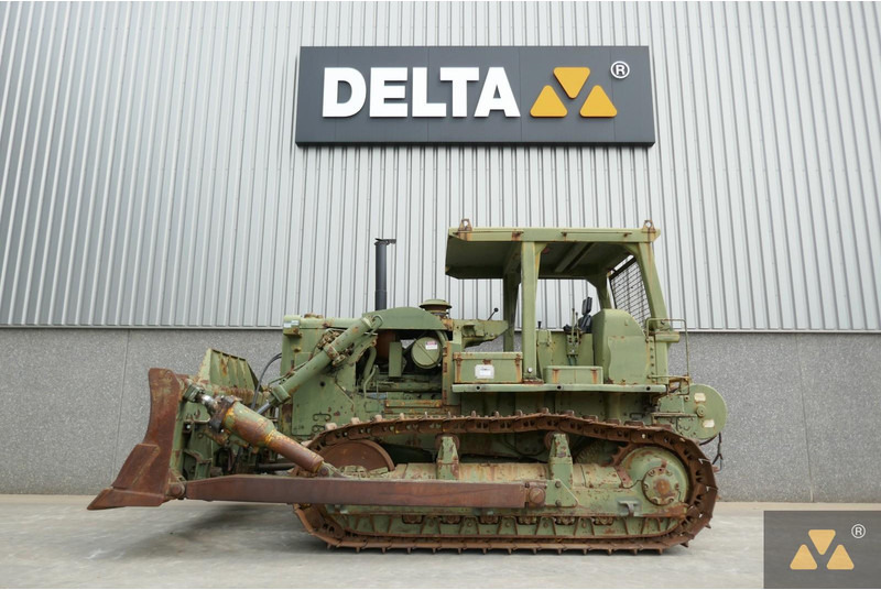 Caterpillar D7F Ex-army - Buldôzer: foto 1 Caterpillar D7F Ex-army - Buldôzer: foto 1