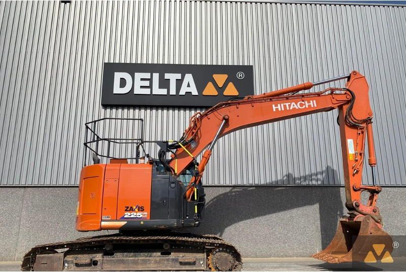 Hitachi ZX225USLC-6 - Escavadora de rastos: foto 2 Hitachi ZX225USLC-6 - Escavadora de rastos: foto 2