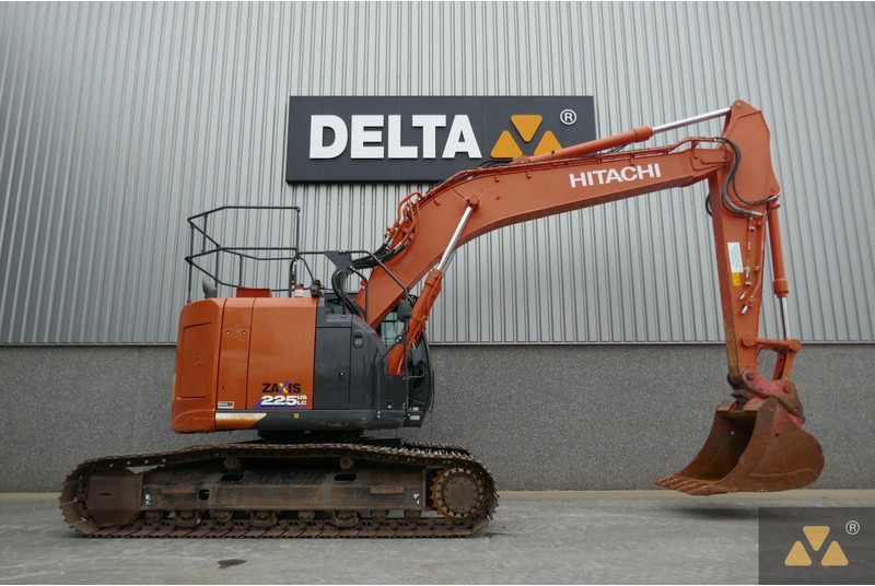 Hitachi ZX225USLC-6 - Escavadora de rastos: foto 2 Hitachi ZX225USLC-6 - Escavadora de rastos: foto 2
