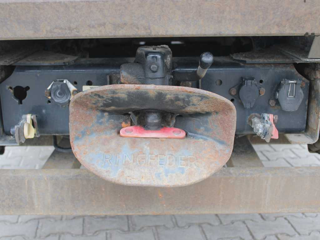 Caminhão com lona MAN LE 12.220, EURO 3, HYDRAULIC FRONT, TIRES 80%: foto 7
