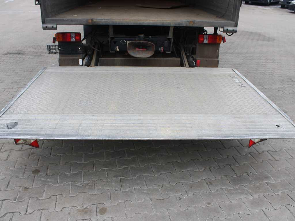 Caminhão com lona MAN LE 12.220, EURO 3, HYDRAULIC FRONT, TIRES 80%: foto 8