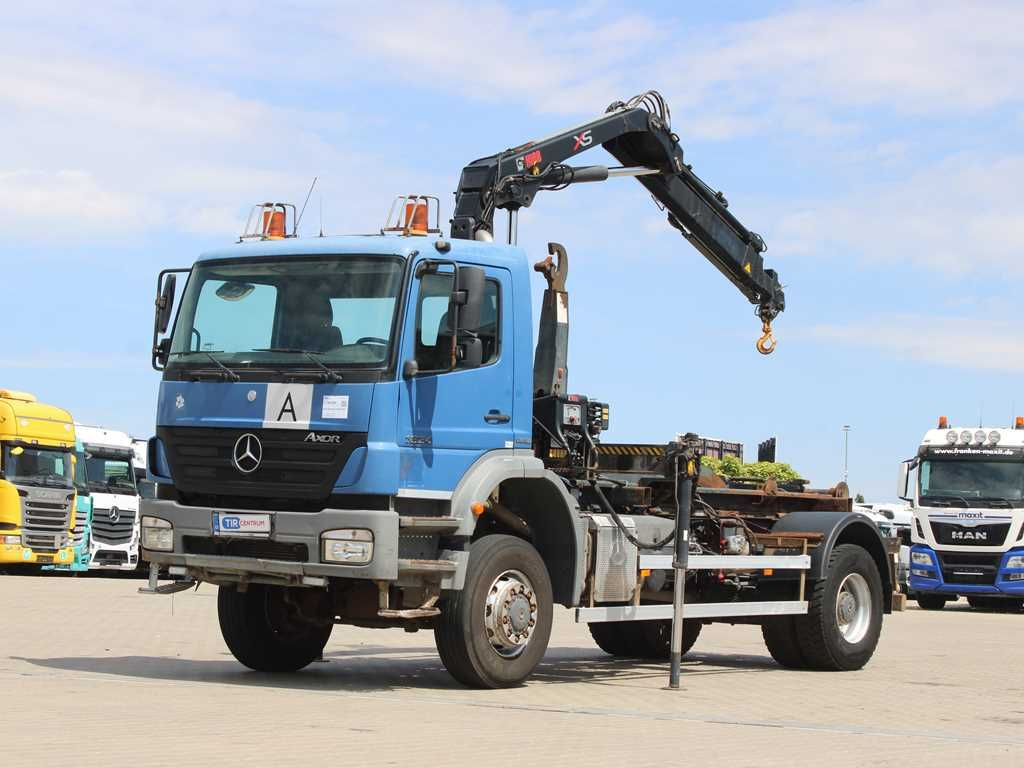 Mercedes-Benz AXOR 1824, CRANE HIAB 099B-3 DUO, 4x4 - Caminhão polibenne, Caminhão grua: foto 1 Mercedes-Benz AXOR 1824, CRANE HIAB 099B-3 DUO, 4x4 - Caminhão polibenne, Caminhão grua: foto 1