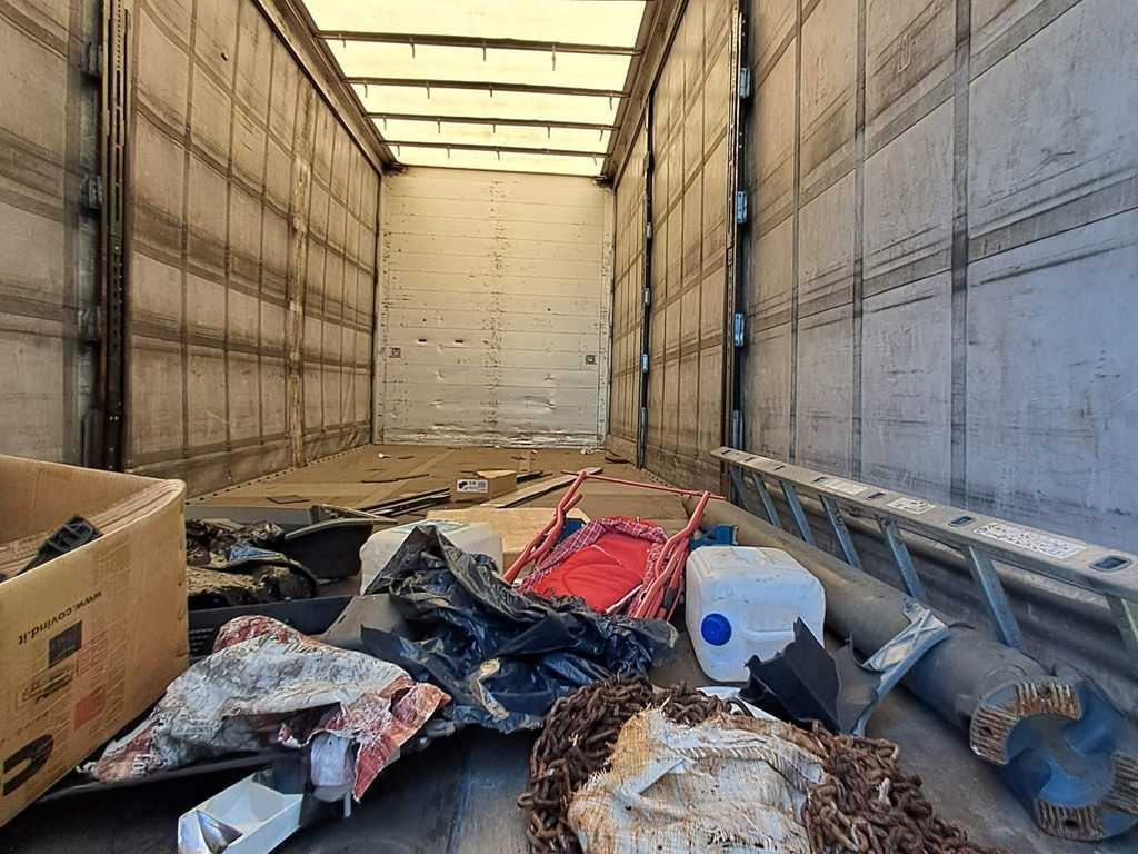 Mercedes-Benz Actros 2542, 6X2 + PANAV TVK18M - Caminhão com lona: foto 4 Mercedes-Benz Actros 2542, 6X2 + PANAV TVK18M - Caminhão com lona: foto 4