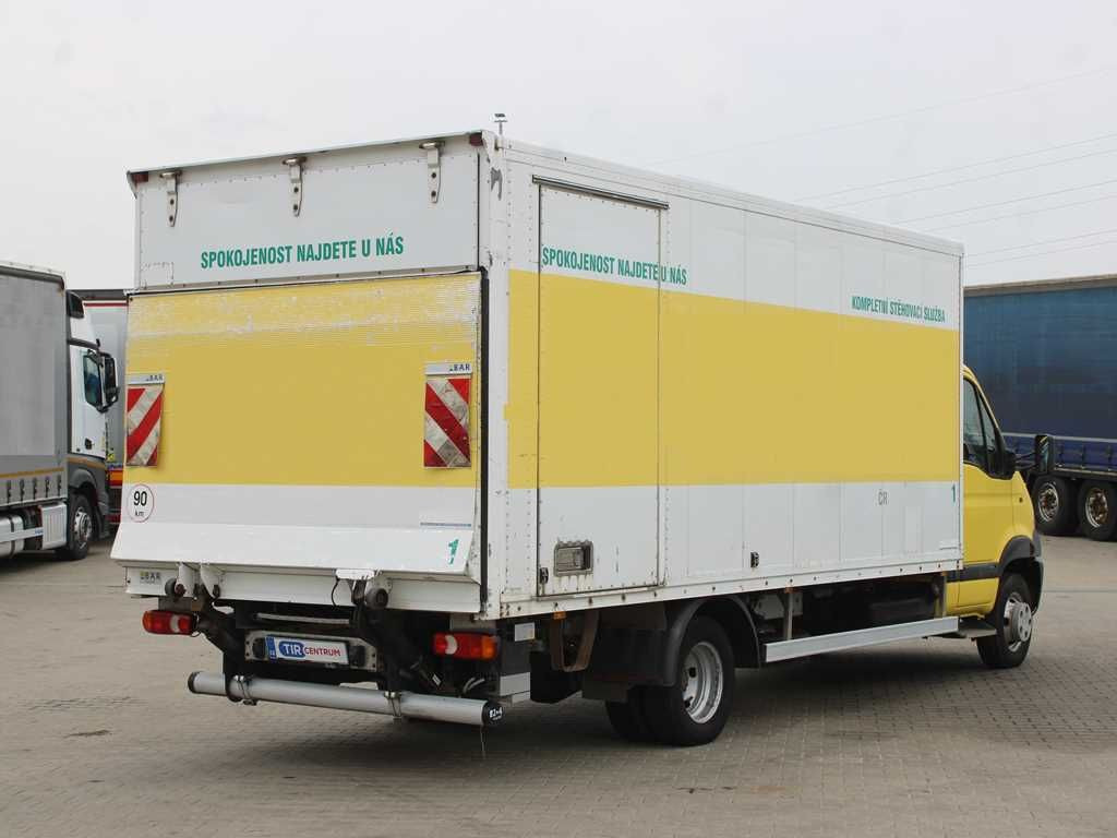 Renault MASCOTT 160.65 P 4X2, EURO 3, TAIL LIFT Renault MASCOTT 160.65 P 4X2, EURO 3, TAIL LIFT - Carrinha de contentor: foto 3 Renault MASCOTT 160.65 P 4X2, EURO 3, TAIL LIFT Renault MASCOTT 160.65 P 4X2, EURO 3, TAIL LIFT - Carrinha de contentor: foto 3