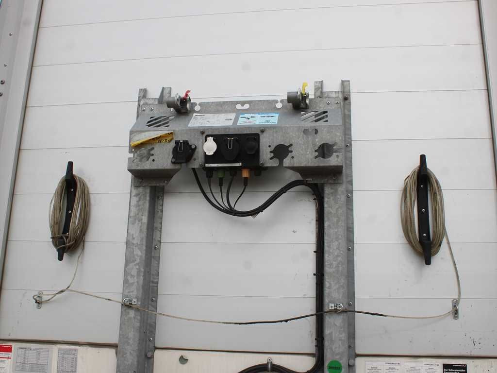 Schwarzmüller SPA 3/E, MULTILOCK, LIFTING AXLE, SAF, MULDA - Semi-reboque de lona: foto 5 Schwarzmüller SPA 3/E, MULTILOCK, LIFTING AXLE, SAF, MULDA - Semi-reboque de lona: foto 5
