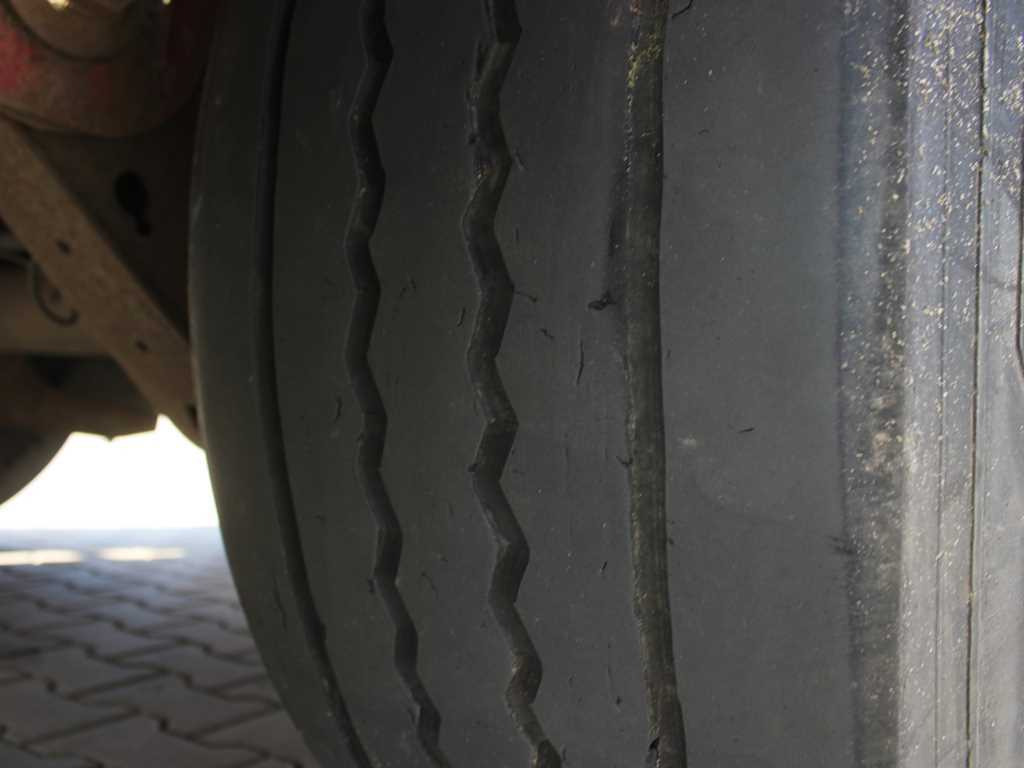 Semi-reboque florestal Umikov NPK 39, SAF AXLES, 2X LIFT AXLE: foto 11
