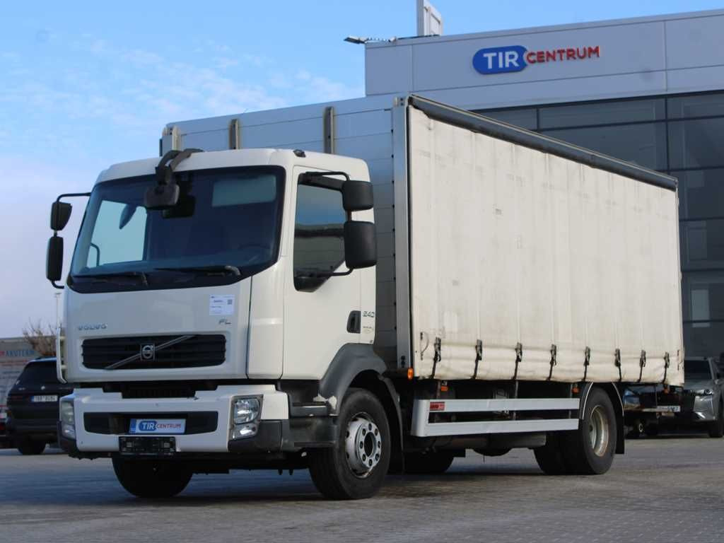 Volvo FL 240, EURO 5, TAIL LIFT, PNEU 80% - Caminhão com lona: foto 1 Volvo FL 240, EURO 5, TAIL LIFT, PNEU 80% - Caminhão com lona: foto 1