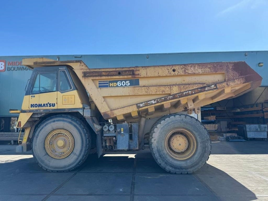 Komatsu HD605-7 - Tombador: foto 1 Komatsu HD605-7 - Tombador: foto 1
