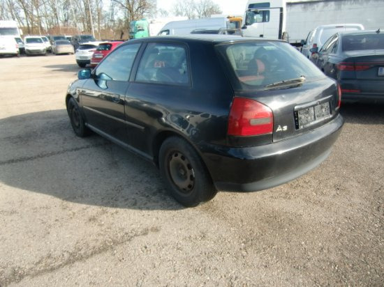 Audi A3 Limousine 1,9 TDI Ersatzteilträger - Sedã: foto 3 Audi A3 Limousine 1,9 TDI Ersatzteilträger - Sedã: foto 3