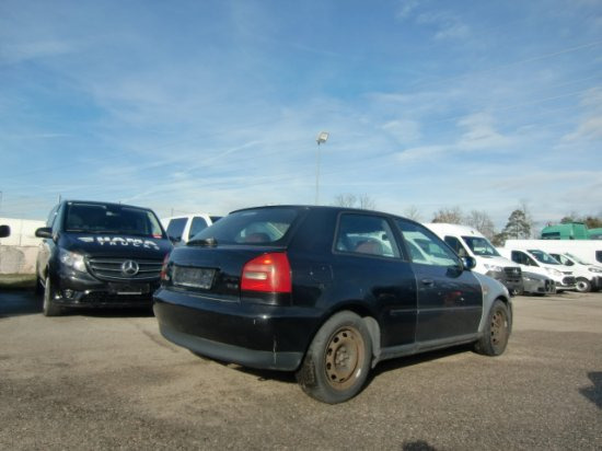 Audi A3 Limousine 1,9 TDI Ersatzteilträger - Sedã: foto 5 Audi A3 Limousine 1,9 TDI Ersatzteilträger - Sedã: foto 5