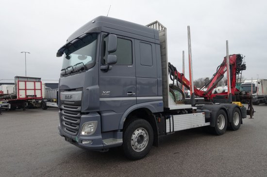 DAF FAT XF 510 mit Penz Ladekran 15Z8.70 inkl. Holzgreifer 6x4 - Caminhão florestal: foto 1 DAF FAT XF 510 mit Penz Ladekran 15Z8.70 inkl. Holzgreifer 6x4 - Caminhão florestal: foto 1
