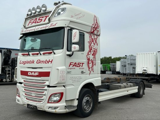 DAF XF 410 FA BDF SSC Euro 6, Retarder - Caminhão transportador de contêineres/ Caixa móvel: foto 1 DAF XF 410 FA BDF SSC Euro 6, Retarder - Caminhão transportador de contêineres/ Caixa móvel: foto 1