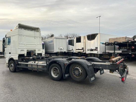 DAF XF 480 FAR BDF Euro 6 Liftachse, Retarder - Caminhão transportador de contêineres/ Caixa móvel: foto 4 DAF XF 480 FAR BDF Euro 6 Liftachse, Retarder - Caminhão transportador de contêineres/ Caixa móvel: foto 4