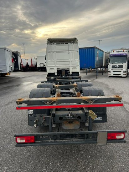 DAF XF 480 FAR BDF Euro 6 Liftachse, Retarder - Caminhão transportador de contêineres/ Caixa móvel: foto 5 DAF XF 480 FAR BDF Euro 6 Liftachse, Retarder - Caminhão transportador de contêineres/ Caixa móvel: foto 5