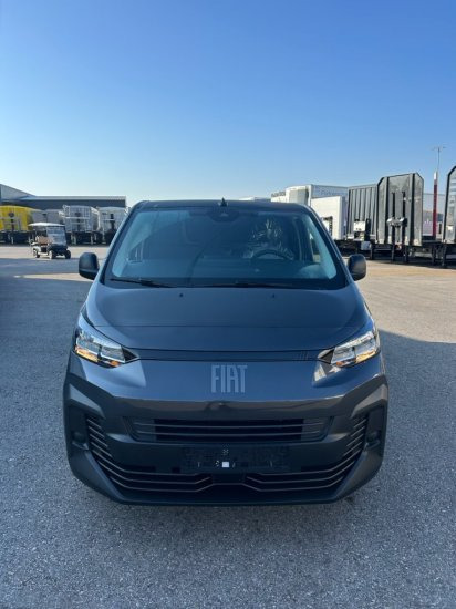 Fiat Scudo Maxi BlueDHi 120 6-Gang - Furgão: foto 2 Fiat Scudo Maxi BlueDHi 120 6-Gang - Furgão: foto 2